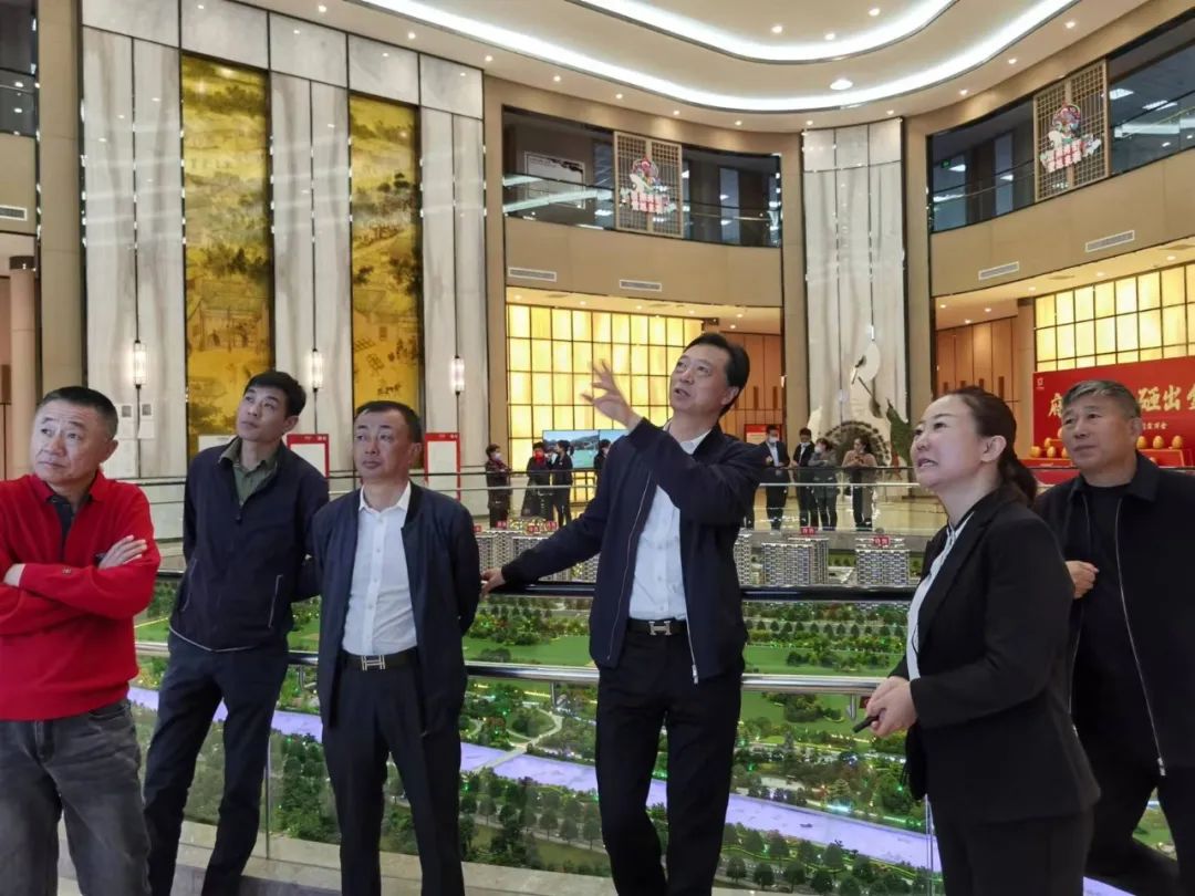 Company President Chen Yongming leads a team to inspect the Baoding project
